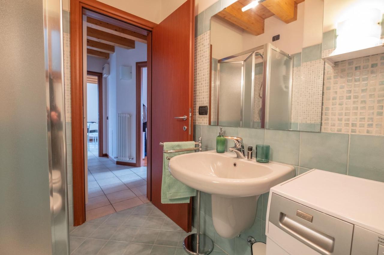 Happy Guest Apartments - Lake & Relax Riva di Solto Dış mekan fotoğraf